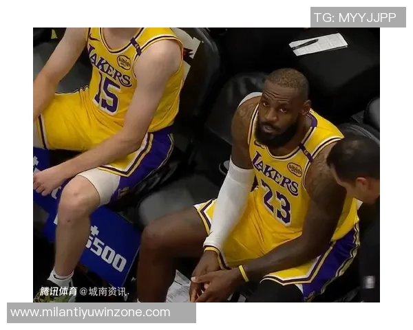 詹姆斯明年或降薪签短约争冠退役传闻不攻自破 詹姆斯明年或降薪签短约争冠退役传闻不攻自破