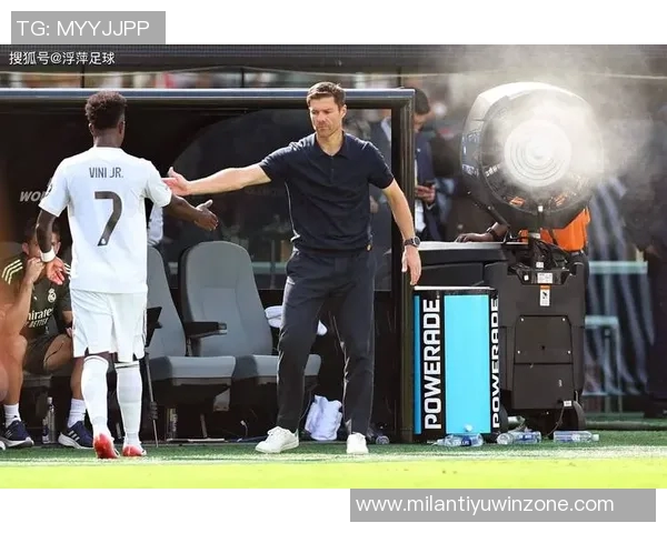 皇马球员对阿隆索的批评声浪加剧高层态度引发关注